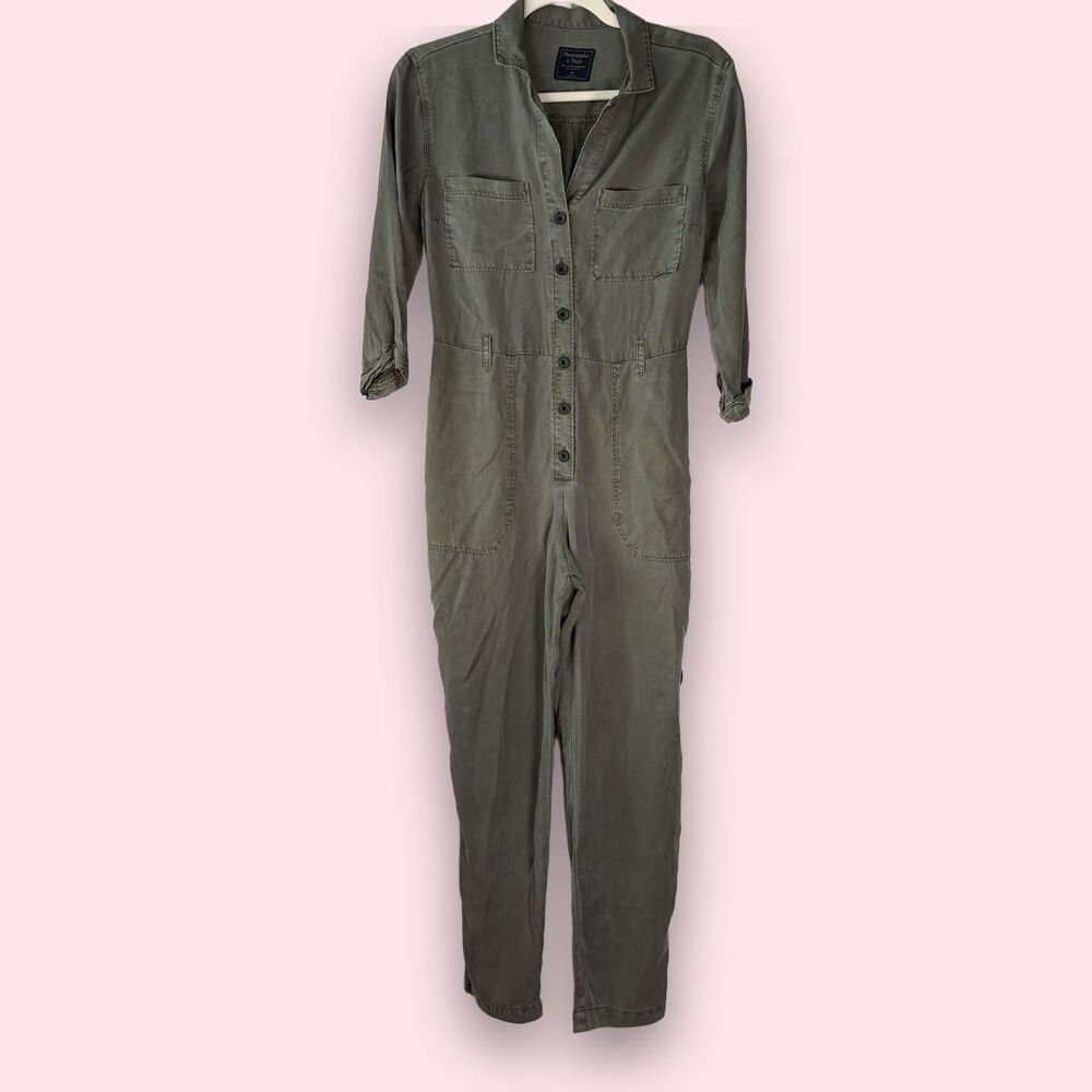 Abercrombie & Fitch green/khaki jumpsuit. Size XS.